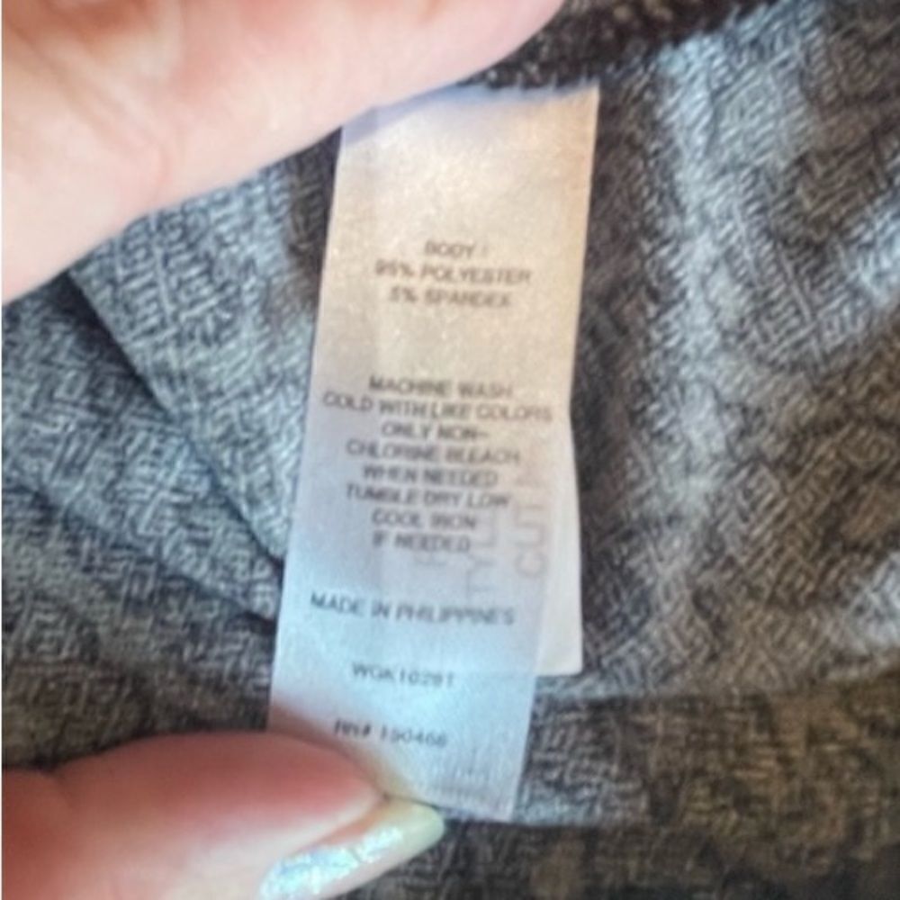 STITCH FIX Mock Neck Knit Tank! - Picture 15 of 15